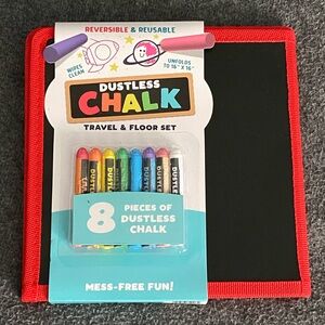 NWT Chuckle & Roar Dustless Chalk Travel & Floor Set